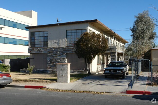 Building Photo - 317 S 11th St