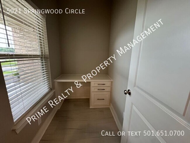Building Photo - 5021 Springwood Cir