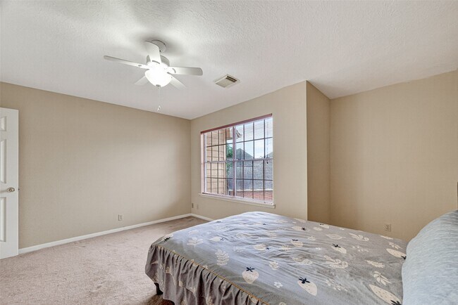 Building Photo - 811 Colony Glen Ct