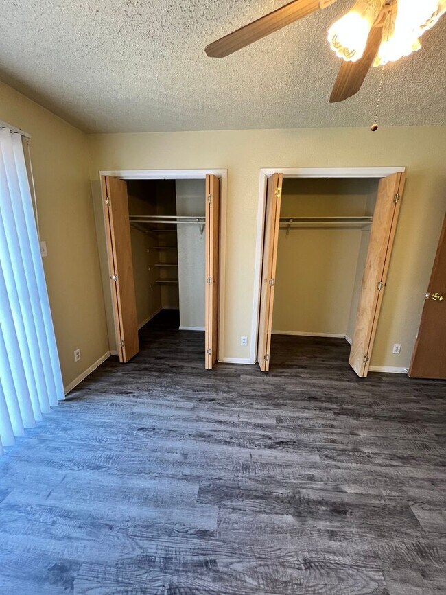 Building Photo - 2101 Granberry Dr