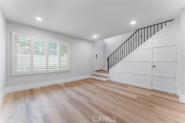 Building Photo - 44 Elksford Ave