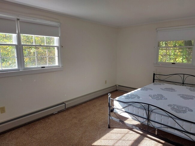 Building Photo - 6 Woodland Ct