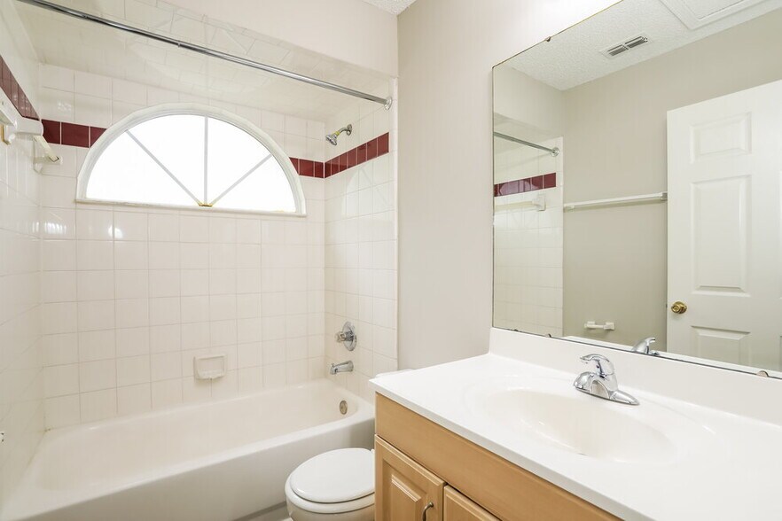 Building Photo - 2520 Ambrosia Dr