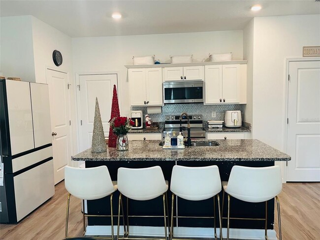 Building Photo - 2149 Treasure Hill St