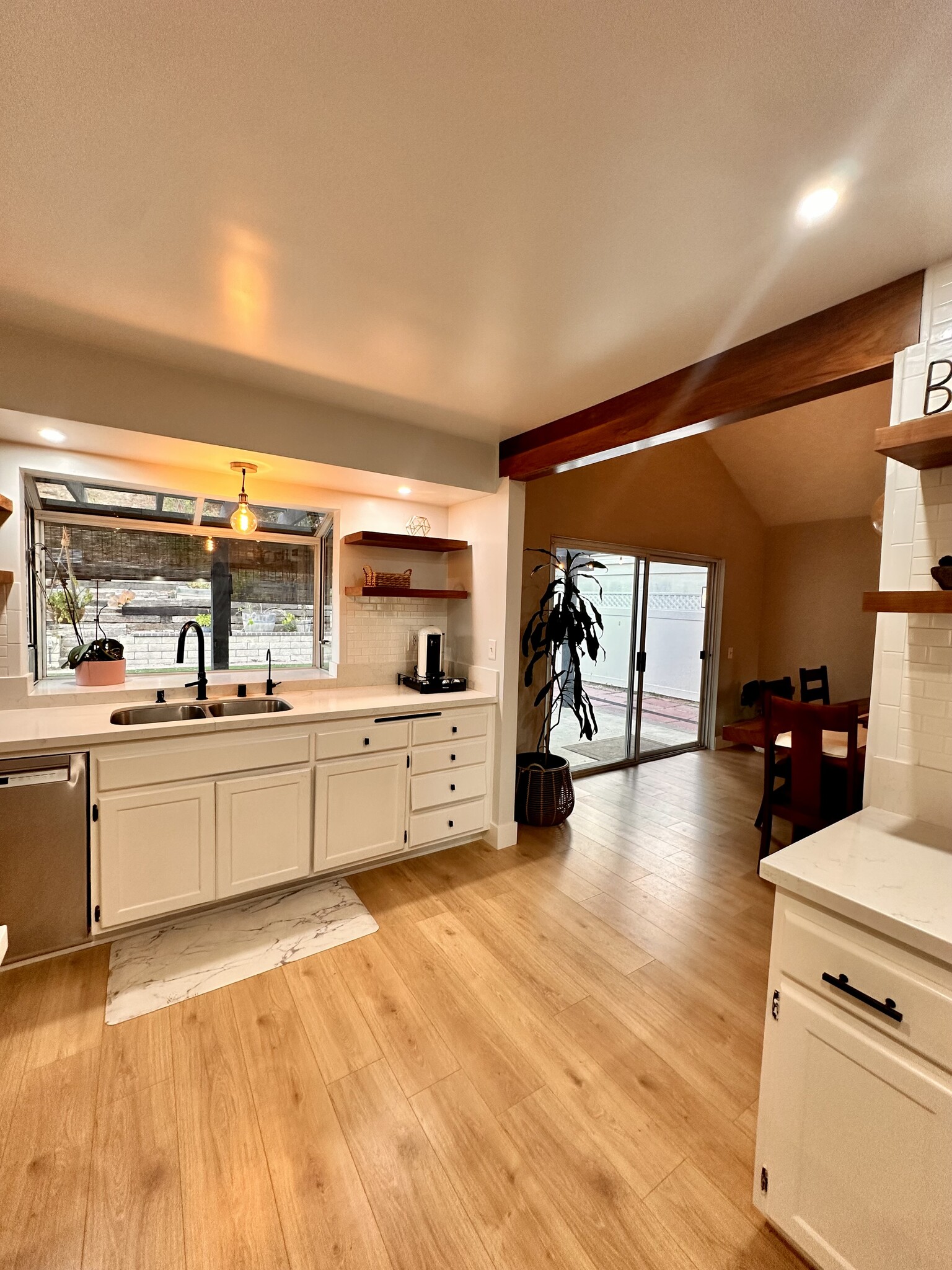 Building Photo - 23257 Joaquin Ridge Dr