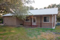 Building Photo - 701 Roland Ln