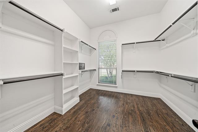 Building Photo - 12995 Llano Ave