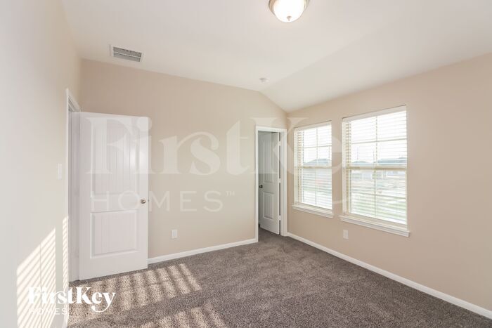 Building Photo - 4615 Red Yucca Dr