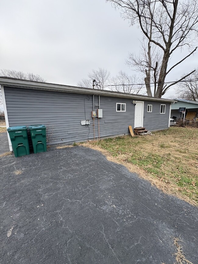 Building Photo - "3-Bedroom Retreat in Cahokia Heights – Co...