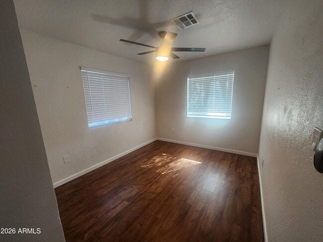 Building Photo - 918 E Garfield St