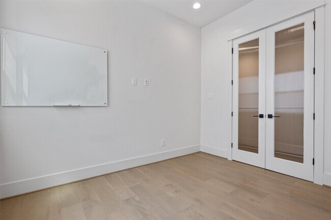 Building Photo - 1136 Adele St