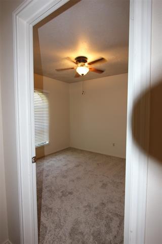 Building Photo - 728 Middle Cove Dr