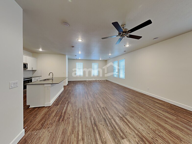 Building Photo - 6099 W Copper Hawk Dr