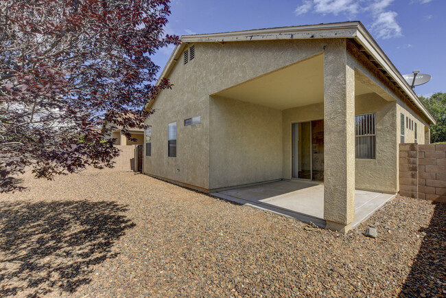 Building Photo - Beautiful Home in Granville!