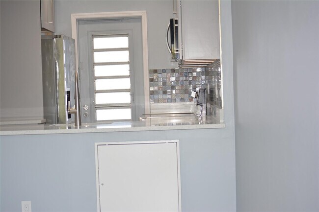 Building Photo - 1481 S Ocean Blvd