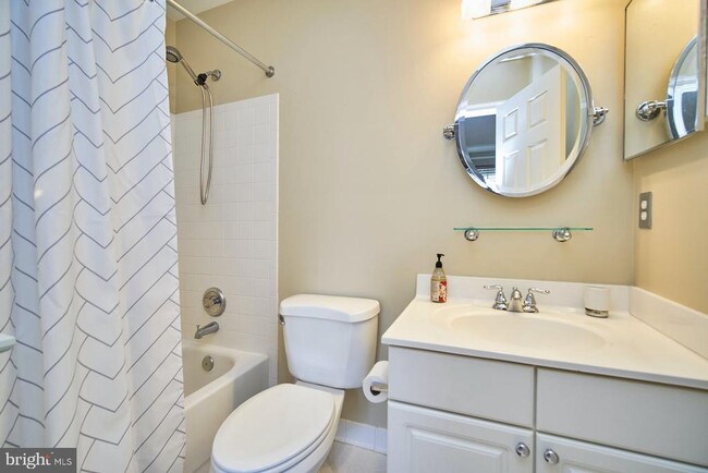 Building Photo - 1230 Weatherstone Ct