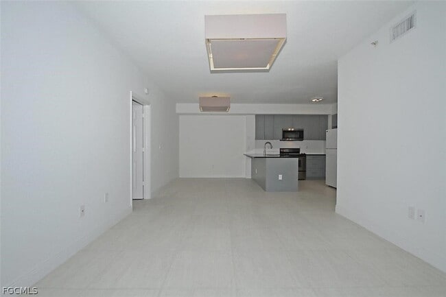 Building Photo - 6490 Aragon Way