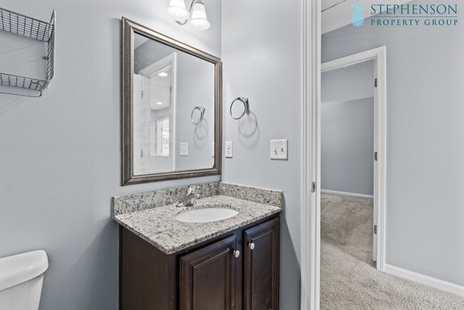 Building Photo - Remodeled and Ready!