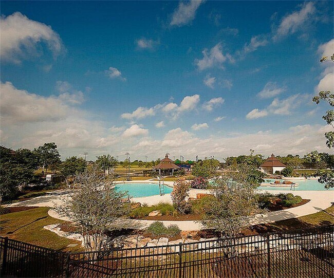 Building Photo - 28810 Davenport Dr