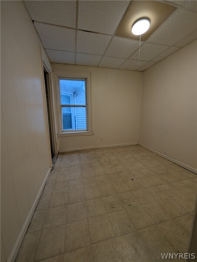 Building Photo - 67 Barton St