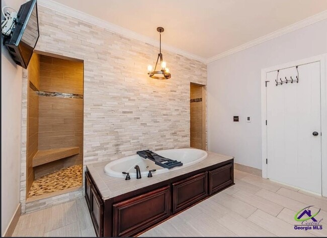 Building Photo - 111 S Carmenville Dr