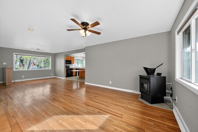 Building Photo - Charming 2BR House in Erie