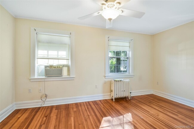 Building Photo - 806 Pelhamdale Ave