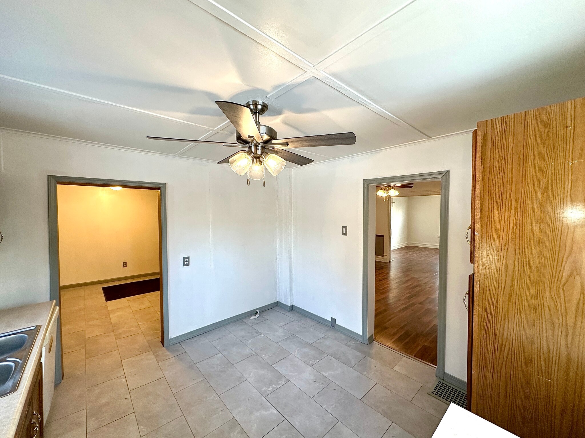 Building Photo - 923 Franklin Ave