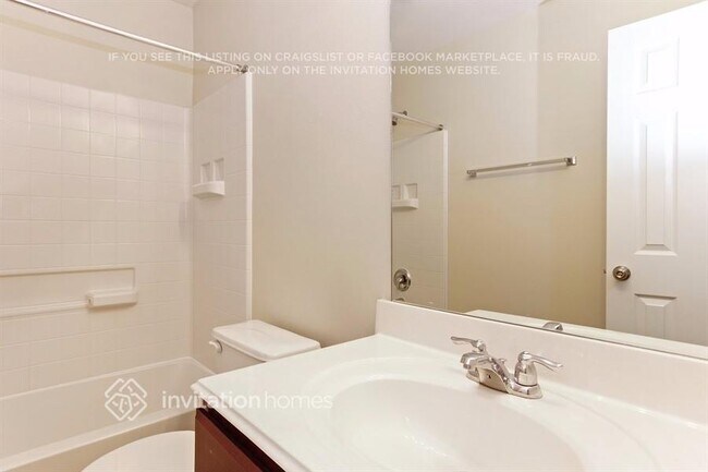 Building Photo - 33 Mira Loma Dr