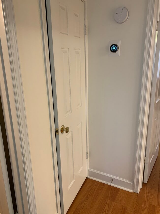 NEST climate control - 504 Bashford Ln