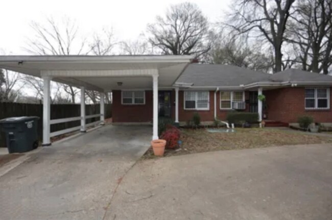 Primary Photo - 1068 N McLean Blvd