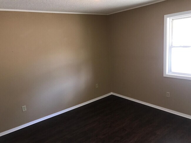 Building Photo - 201 State St