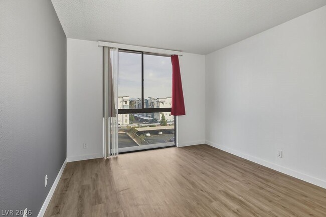 Building Photo - 3930 University Center Dr