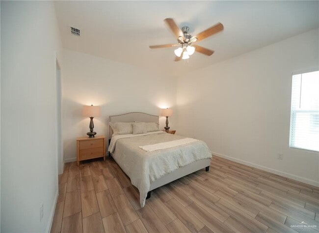 Building Photo - 5 Redbud Ln