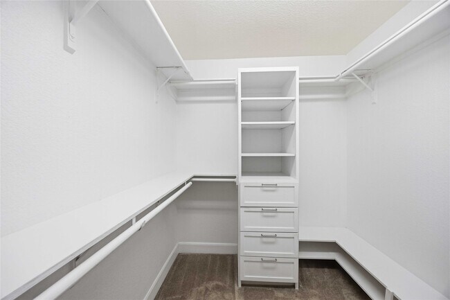Building Photo - 20623 Pioneer Oak Ln