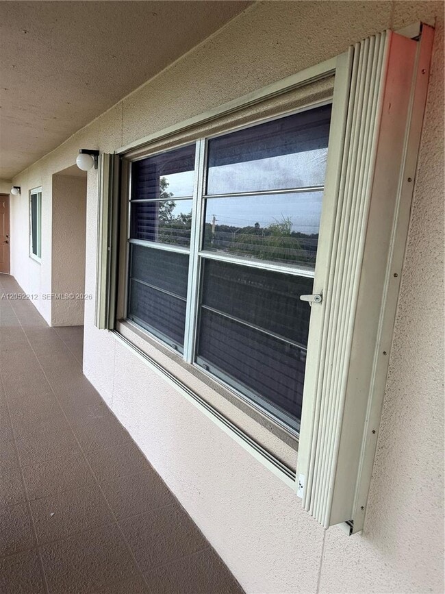Building Photo - 1000 SW 125th Ave