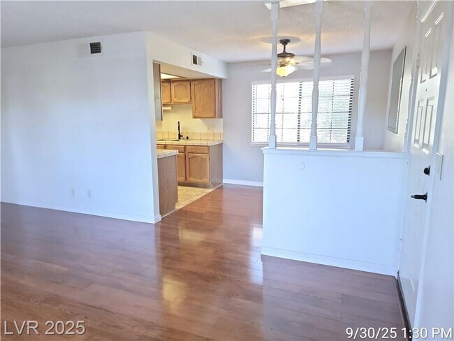 Building Photo - Inviting 2-Bedroom Condo with Pool, Spa & ...