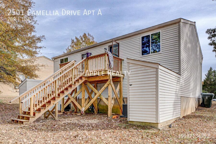 Building Photo - 2501 Camellia Dr