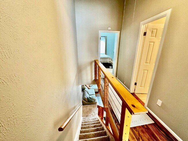 Building Photo - Wonderful 3-Bed Townhome Near Waneka Lake!