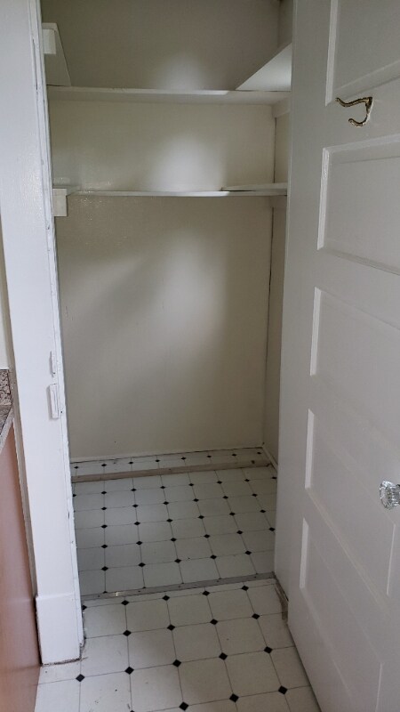 Building Photo - 523 Fayette St