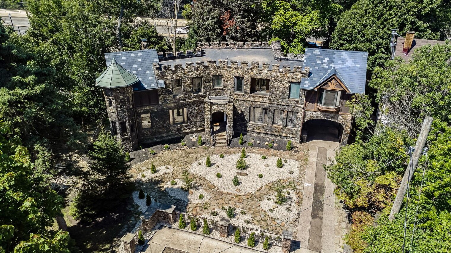 Building Photo - 3860 W 44th St