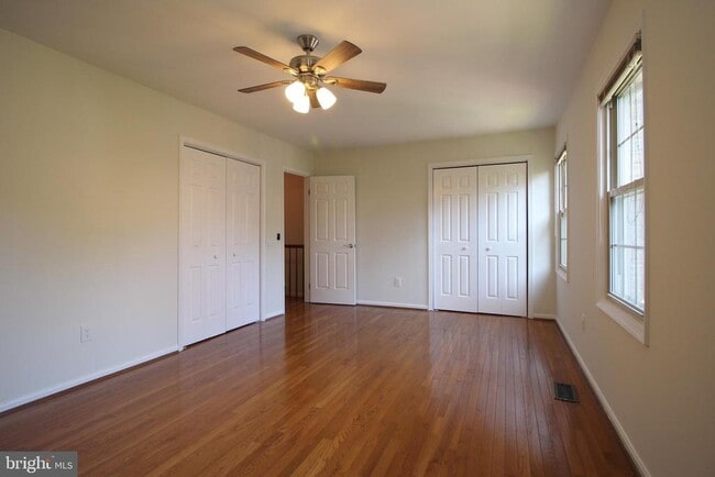 Building Photo - 436 N Park Dr