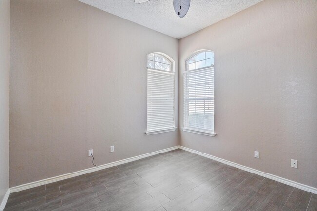 Building Photo - 105 Covey Ridge Dr