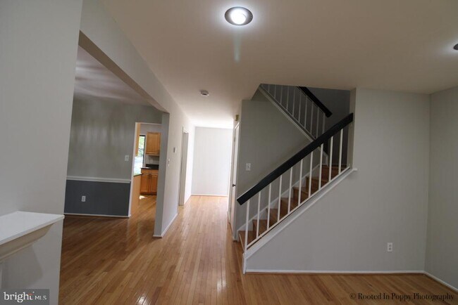 Building Photo - 20423 Meadow Pond Pl