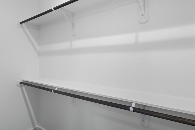 Building Photo - 2924 El Fenice Ln