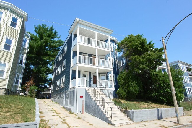 Primary Photo - Available Now! Sunny & Large 3-Bedroom: In...