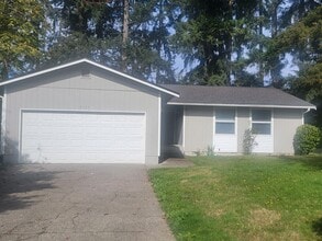 Building Photo - Cute & Cozy Spanaway Rambler