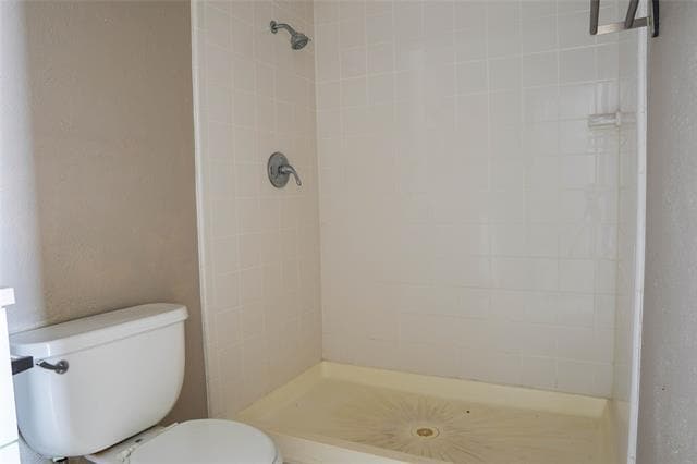 Building Photo - 728 Wandering Way Dr