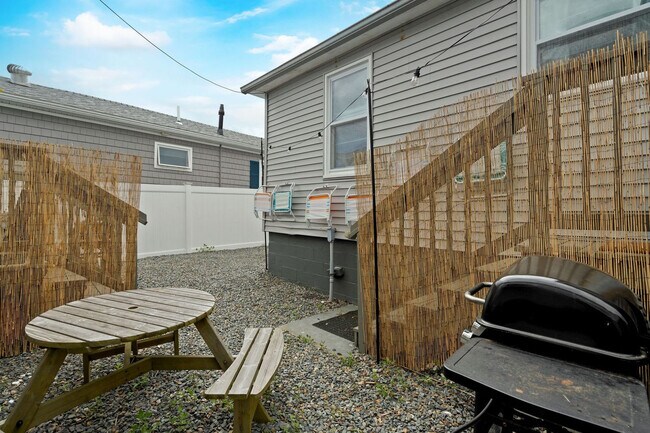 Building Photo - 30 Highland Ave