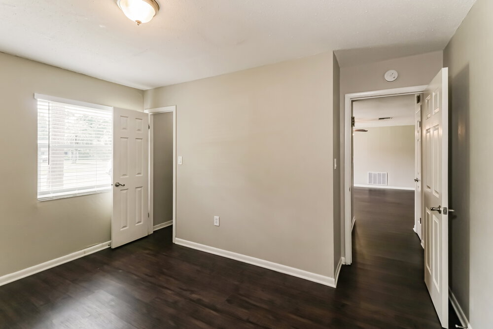 Building Photo - 5146 Londonderry Ln